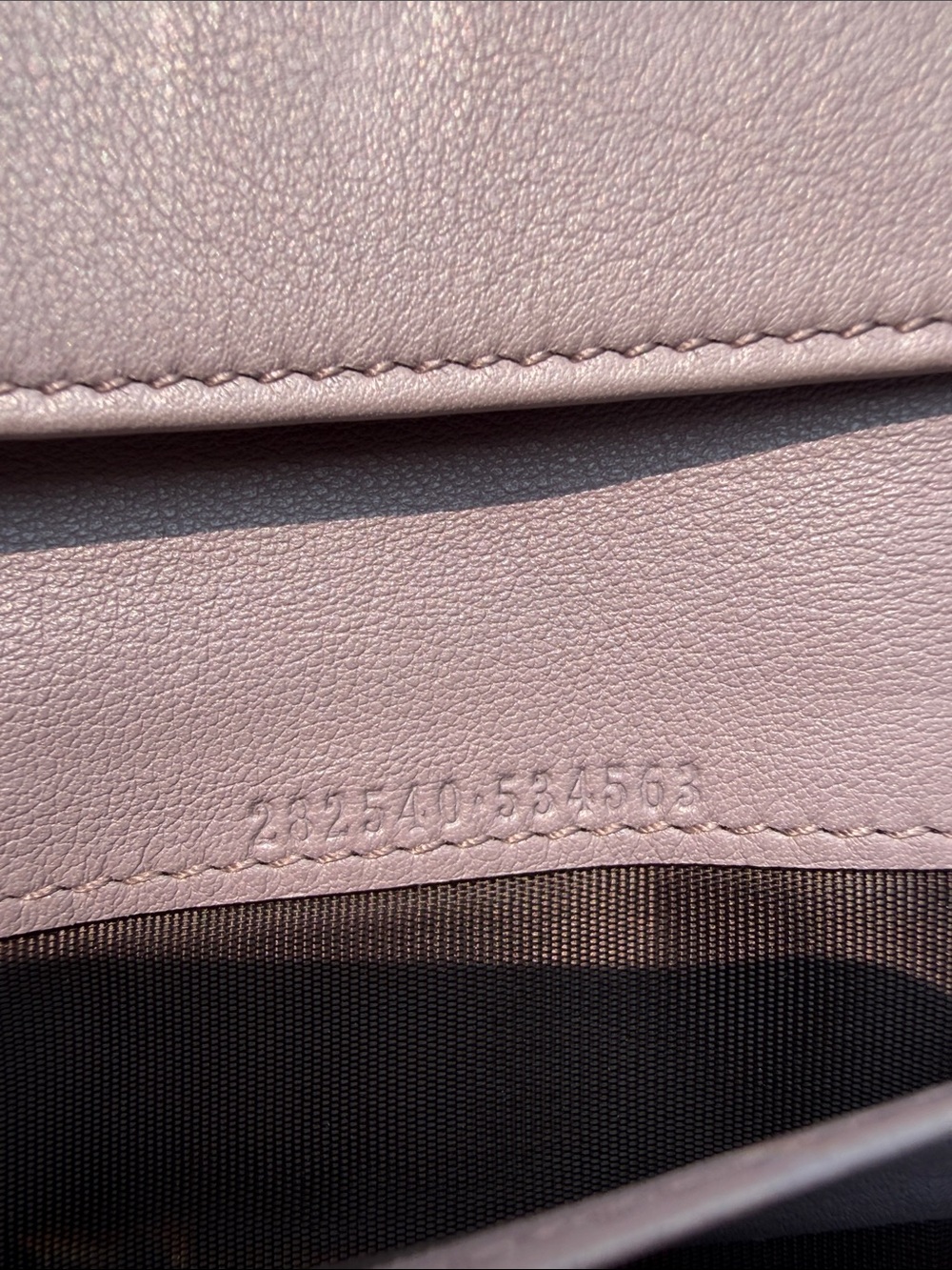Gucci RARE Vintage LILAC Embossed GG Leather Wallet Clutch - Picture 13 of 17